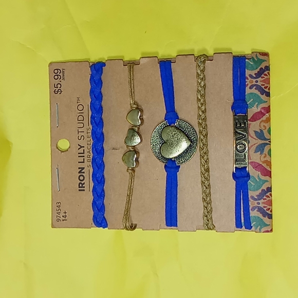5 Bracelets - Picture 1 of 2